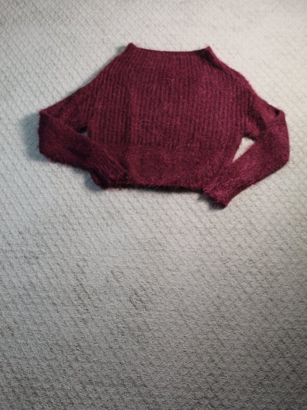 Active USA Size M Maroon Eyelash Long Sleeve Mock Neck Cropped Sweater